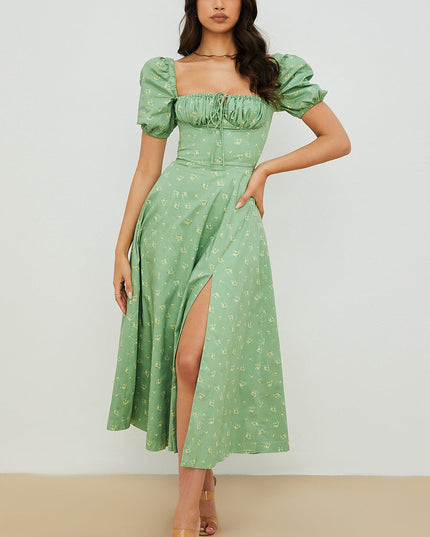 Middelgrote zomerjurk met bloemen pofmouwen