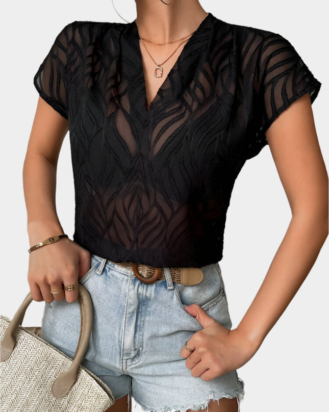 T-shirttop met V-hals, korte mouwen en uitsparing