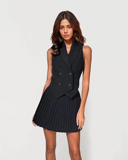 Elegant pak met geplooide minirok