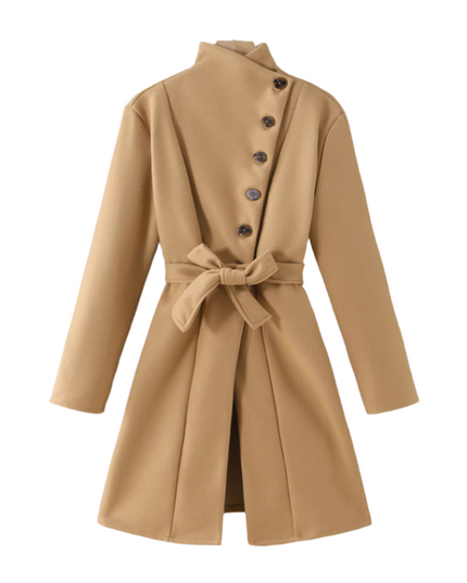 Beige jasje met strikken en knoopsluiting