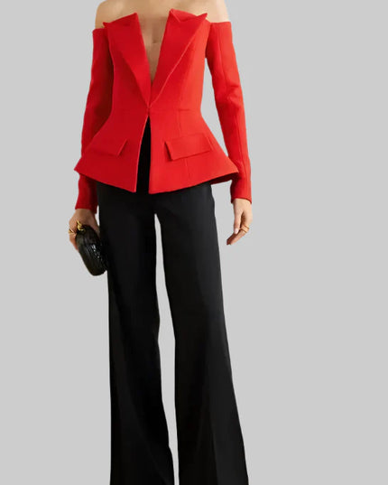 Rode elegante blazer met open schouders