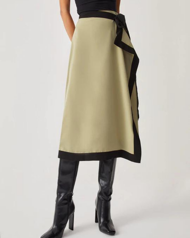 Midi-rok met zwarte accenten