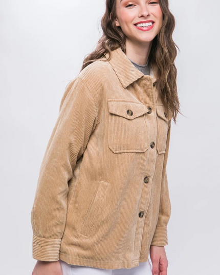 Beige jas met sherpa aan de binnenkant