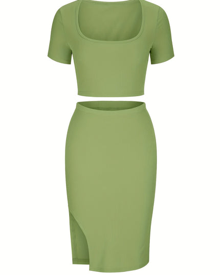 Croptop met uitsparing en rok met split