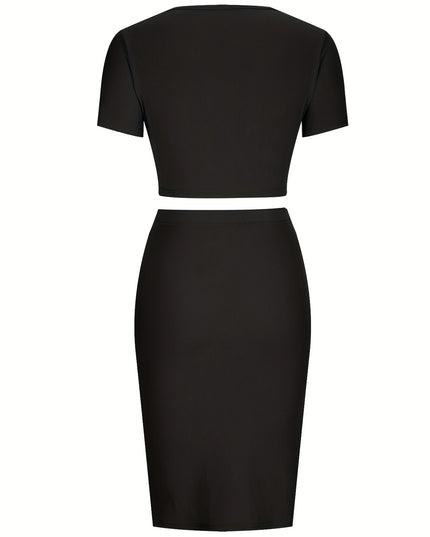 Croptop met uitsparing en rok met split