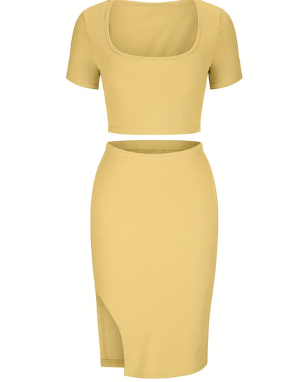 Croptop met uitsparing en rok met split