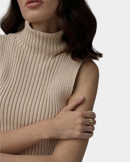 Minimalistisch geribbeld tanktopje met hoge halslijn