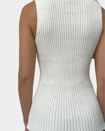Minimalistisch geribbeld tanktopje met hoge halslijn