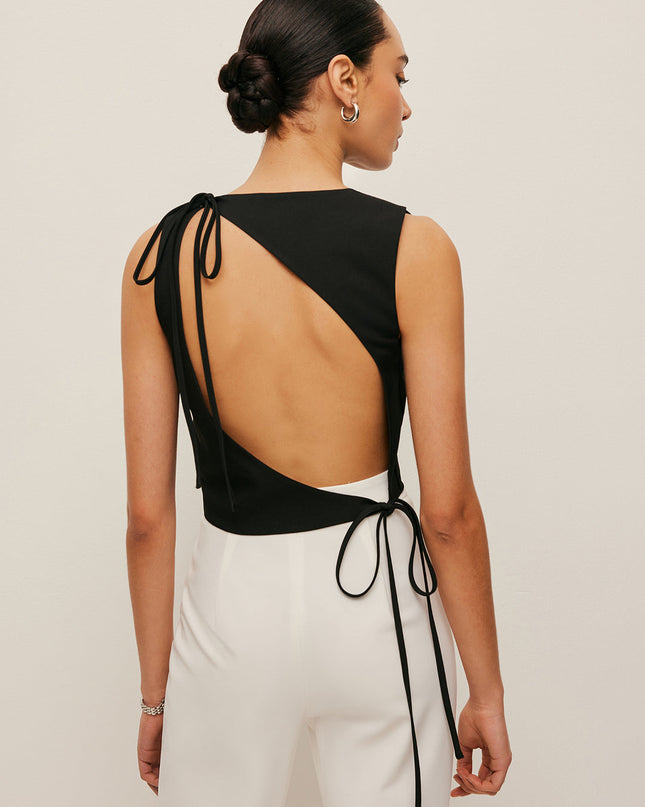 Asymmetrische top met open rugband