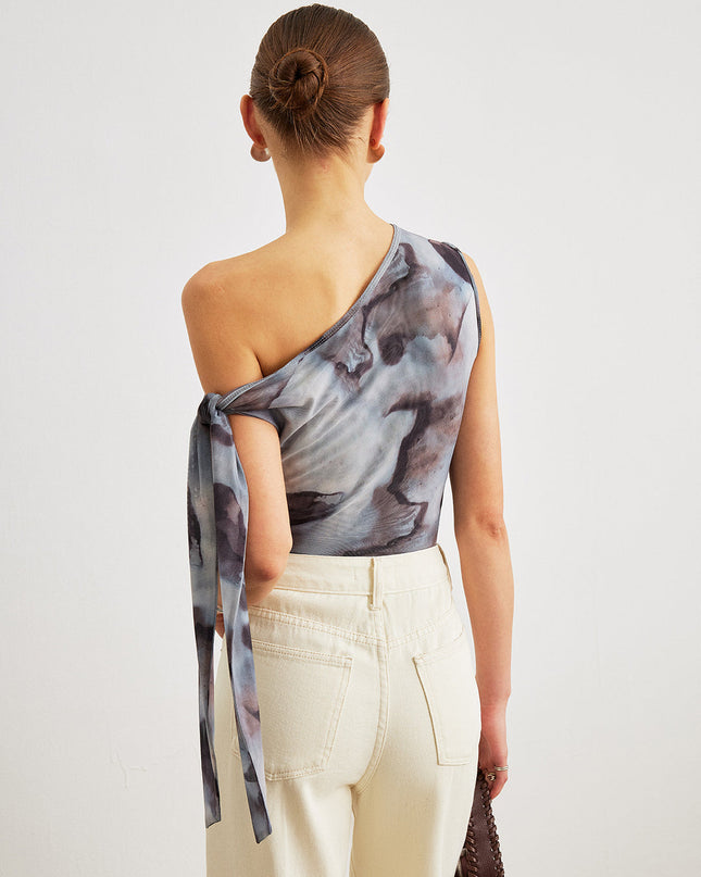 Gedrapeerde top met asymmetrische halslijn en mesh