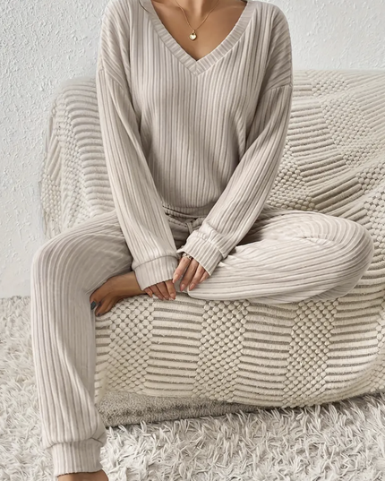 Gestreepte lange broek met V-hals trui