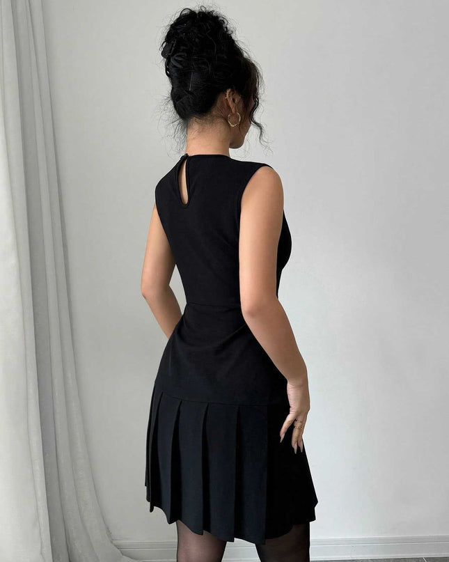 Elegante zwarte mouwloze jurk