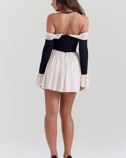 Mini-jurk met lange mouwen en blote schouders