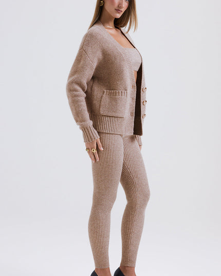 Gebreid zacht vestje met bralette en legging
