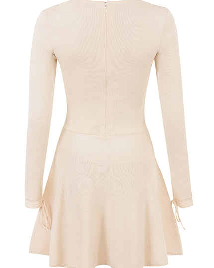 Crèmekleurige elegante mini-jurk met open voorkant
