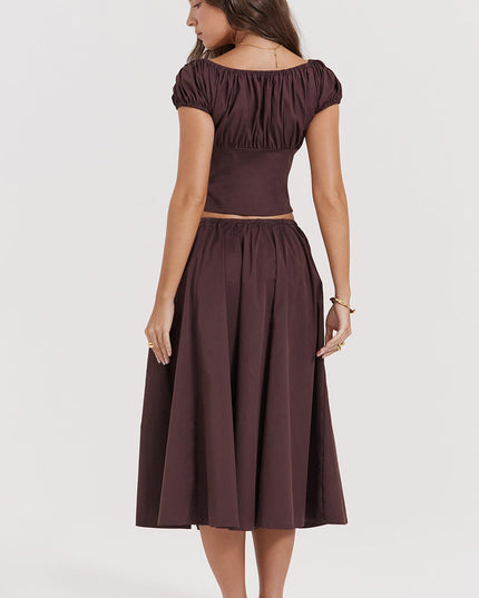 Diepbruine geplooide top en geplooide midi-rok