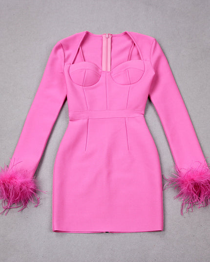 Elegante jurk met lange mouwen en veren