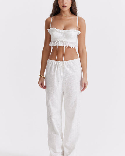 Witte bralettetop met borduursel en losse broek