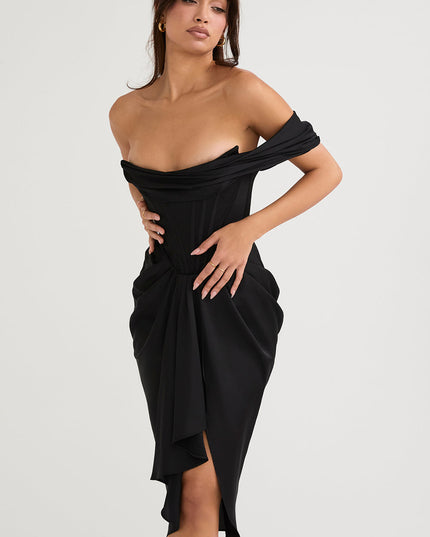 Middelgrote strapless satijnen jurk