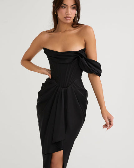 Middelgrote strapless satijnen jurk