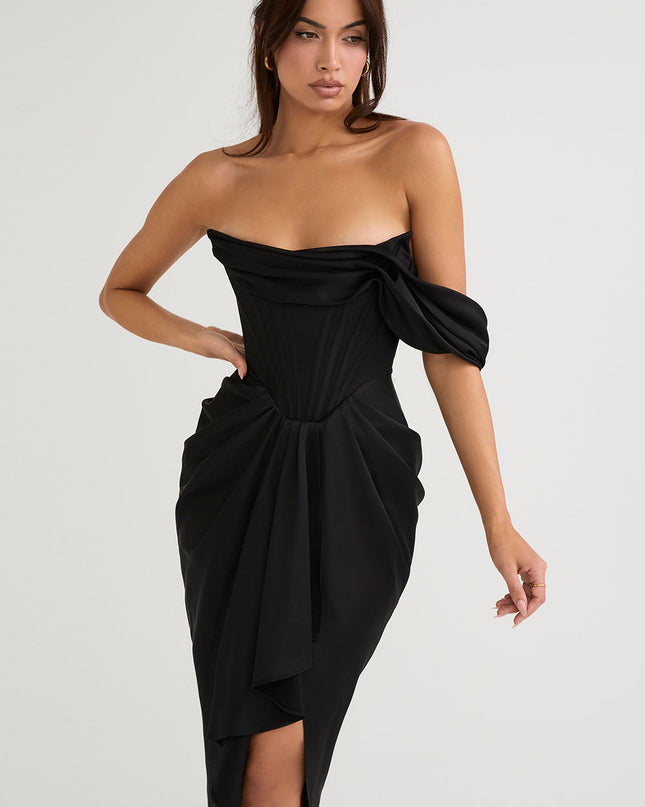 Middelgrote strapless satijnen jurk