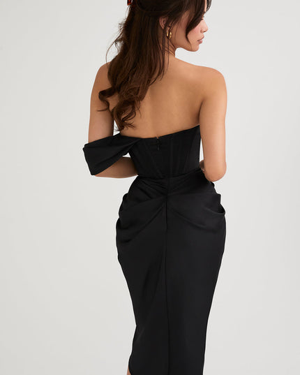 Middelgrote strapless satijnen jurk