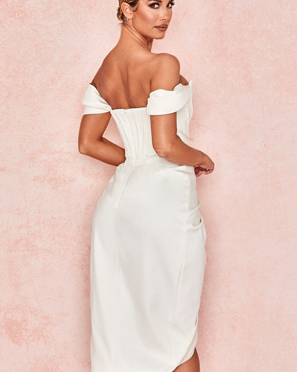Elegante jurk met satijnen bandjes