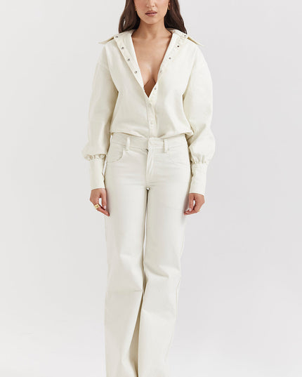 Gebreid wit vest met knopen en broek