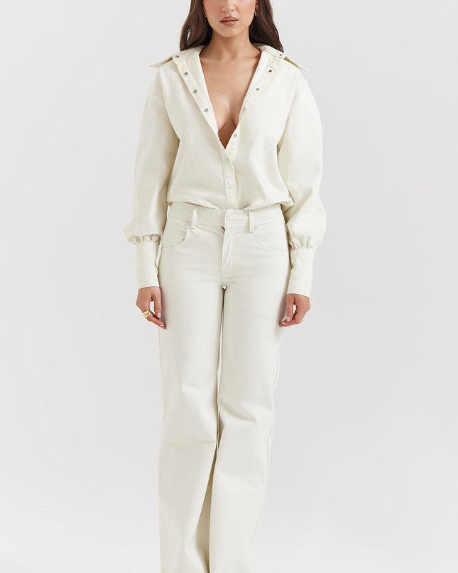 Gebreid wit vest met knopen en broek