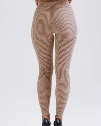 Gebreid zacht vestje met bralette en legging