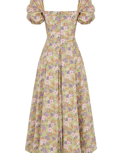 Middelgrote zomerjurk met bloemen pofmouwen
