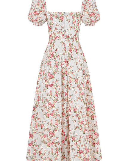 Middelgrote zomerjurk met bloemen pofmouwen