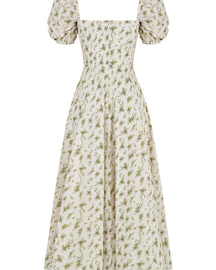 Middelgrote zomerjurk met bloemen pofmouwen