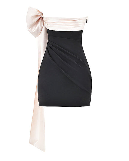 Zwarte mini-jurk met elegante strik