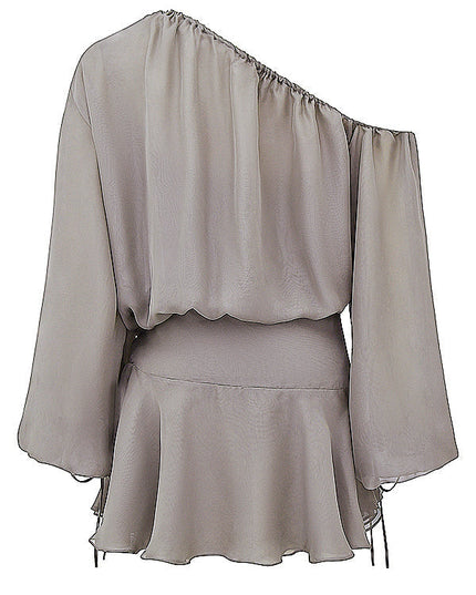 Lichtgroene onregelmatige off-shoulder jurk