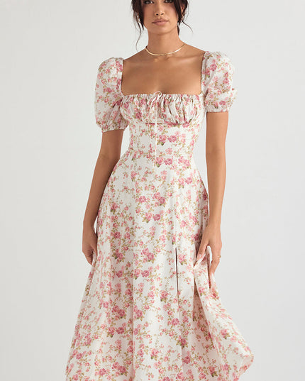 Middelgrote zomerjurk met bloemen pofmouwen