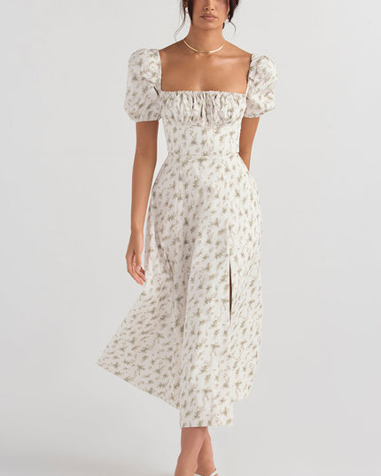Middelgrote zomerjurk met bloemen pofmouwen