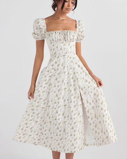 Middelgrote zomerjurk met bloemen pofmouwen