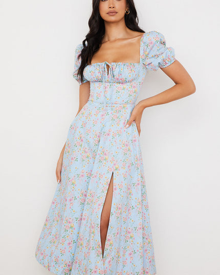 Middelgrote zomerjurk met bloemen pofmouwen