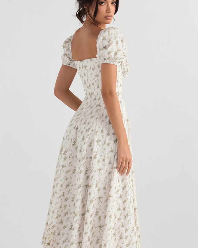 Middelgrote zomerjurk met bloemen pofmouwen
