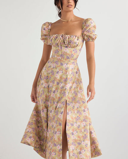 Middelgrote zomerjurk met bloemen pofmouwen